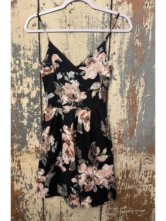 Soprano Dresses & Skirts - Soprano Fit Flare Black Pink Floral Spaghetti Strap Mini dress, size Small